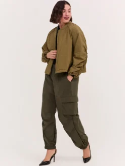 Pantaloni cargo in nylon