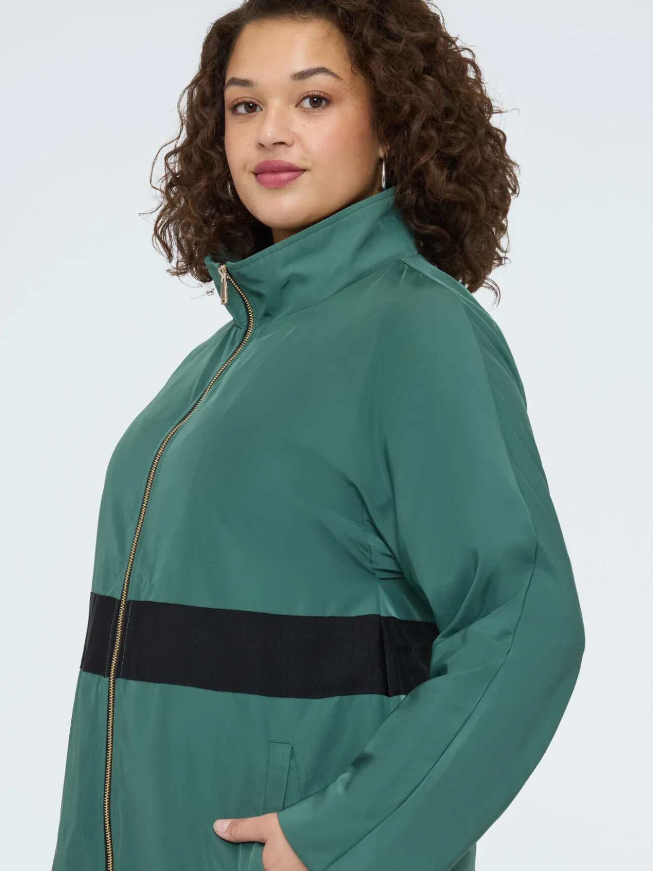 Parka con fascia a contrasto