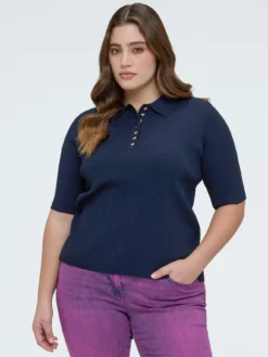 Polo in maglia a costine con bottoni decorativi