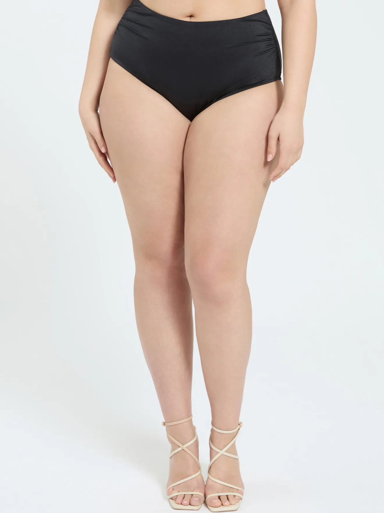Slip a vita alta con fascia arricciata