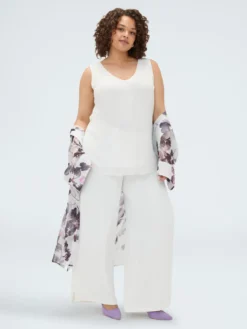 Top in tulle con scollo a V