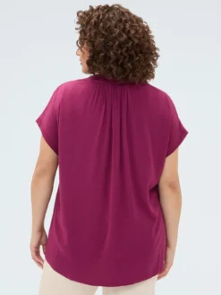 T-shirt bimaterica con farfalle in paillettes