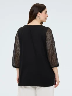 T-shirt bimaterica con maniche crochet