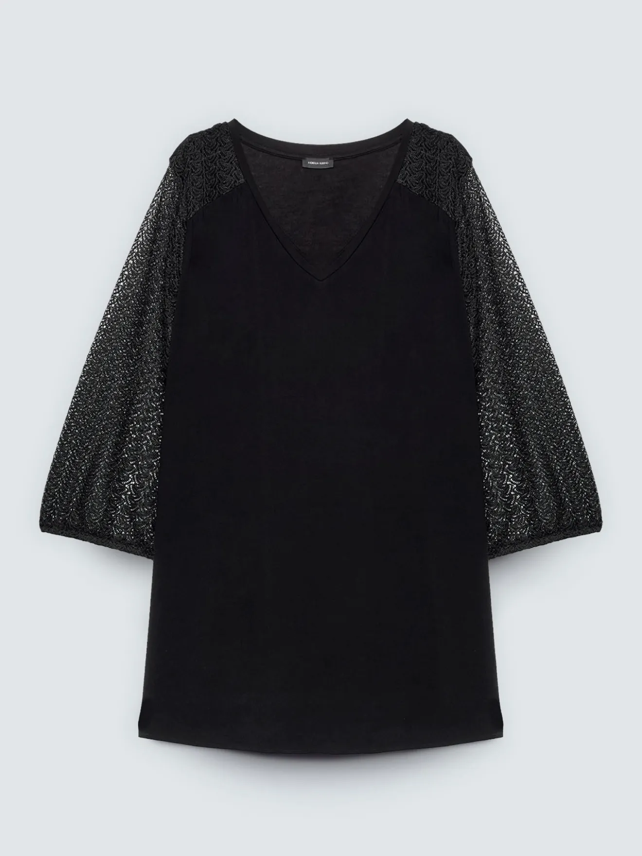 T-shirt bimaterica con maniche crochet
