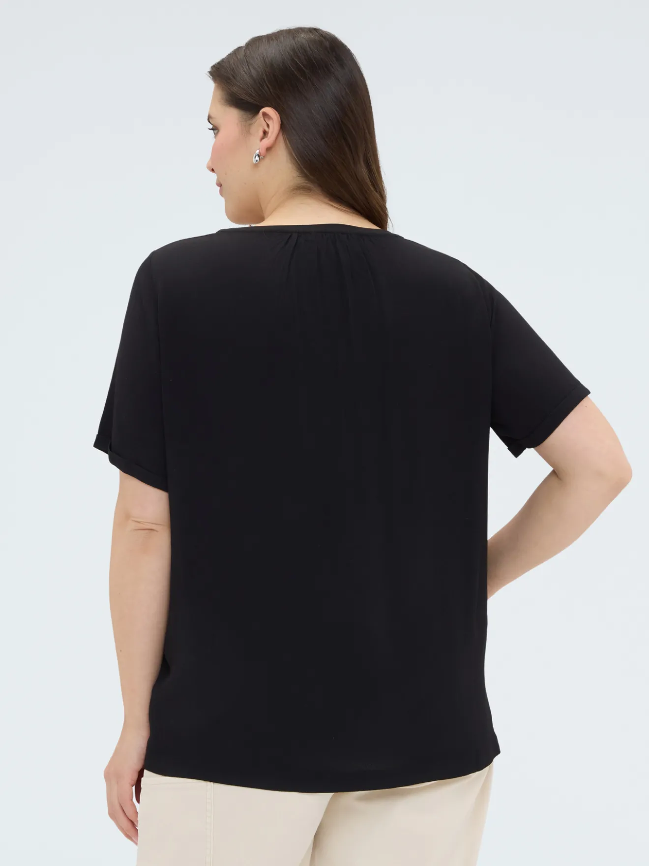 T-shirt bimaterica con ricamo floreale