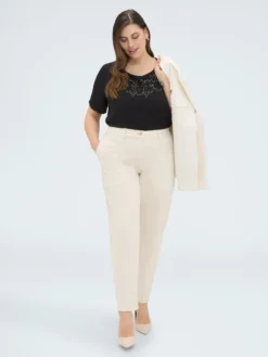 T-shirt bimaterica con ricamo floreale