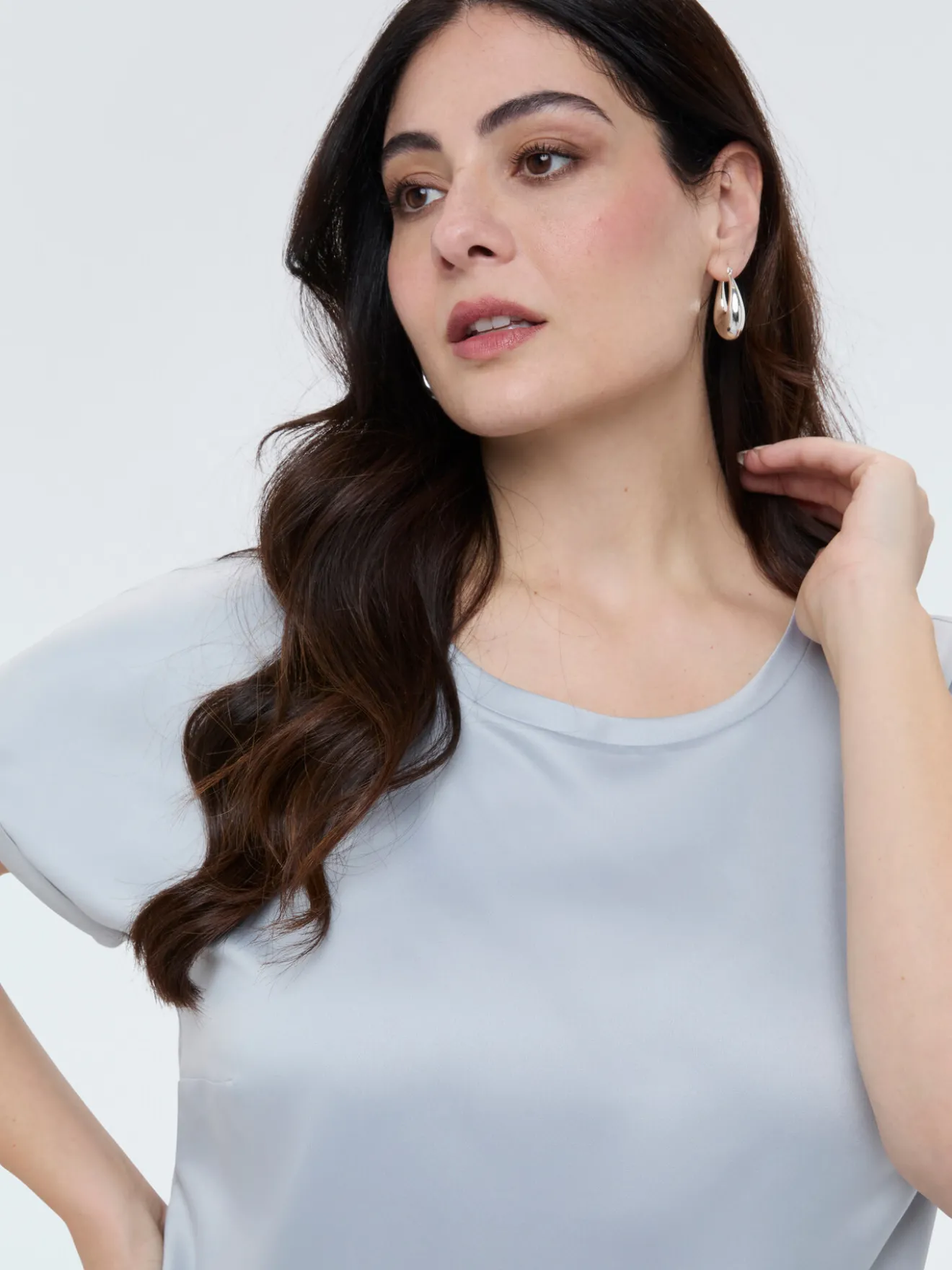 T-shirt bimaterica con scollo tondo