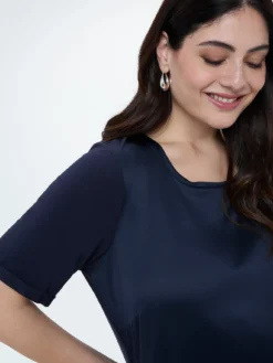 T-shirt bimaterica con scollo tondo