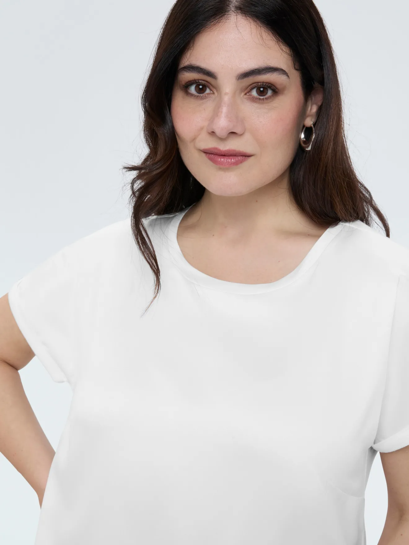 T-shirt bimaterica con scollo tondo