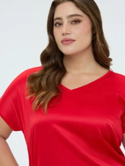T-shirt bimaterica con scollo a V