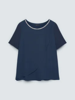 T-shirt con dettaglio sullo scollo