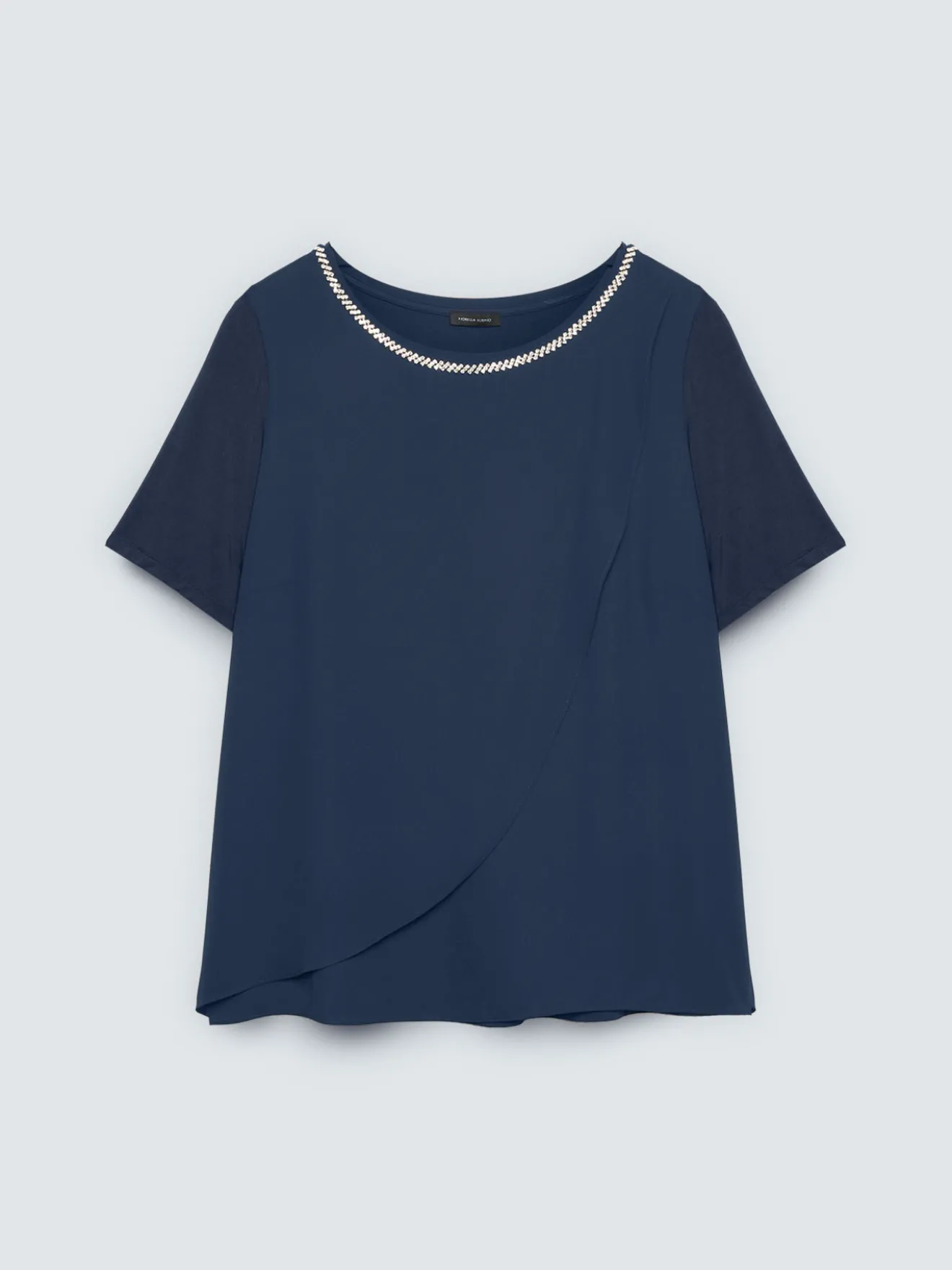 T-shirt con dettaglio sullo scollo