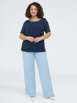 T-shirt con dettaglio sullo scollo
