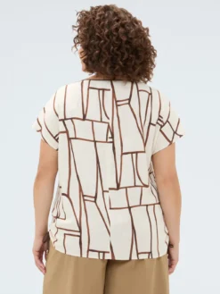 T-shirt con stampa geometrica