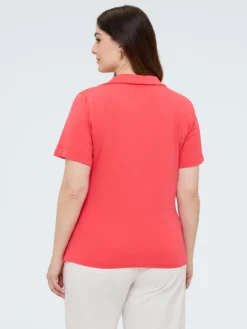 T-shirt in cotone con colletto polo
