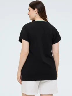 T-shirt in cotone con stampa tropicale
