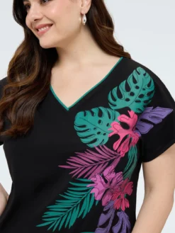 T-shirt in cotone con stampa tropicale