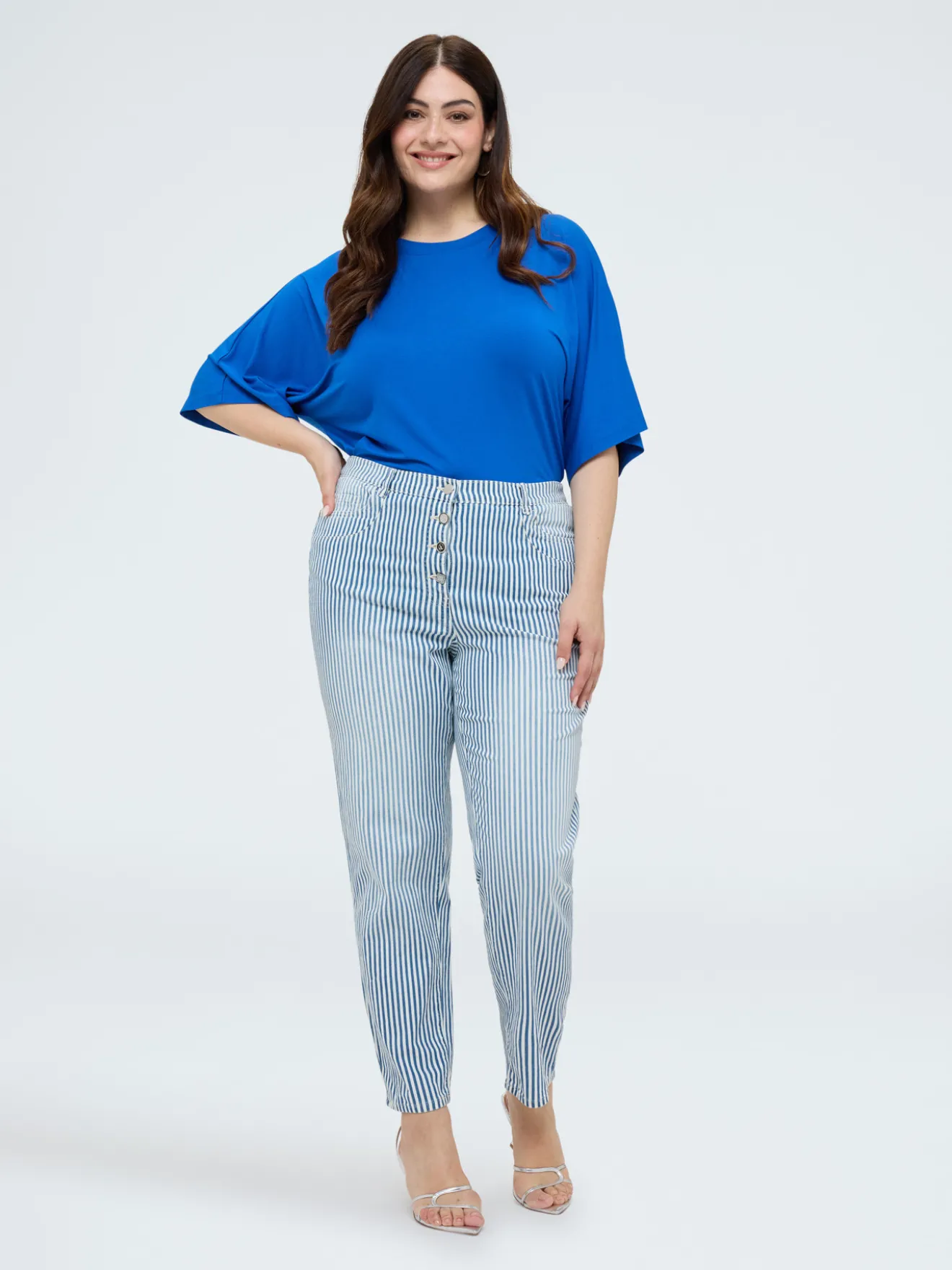 T-shirt in jersey con cut-out