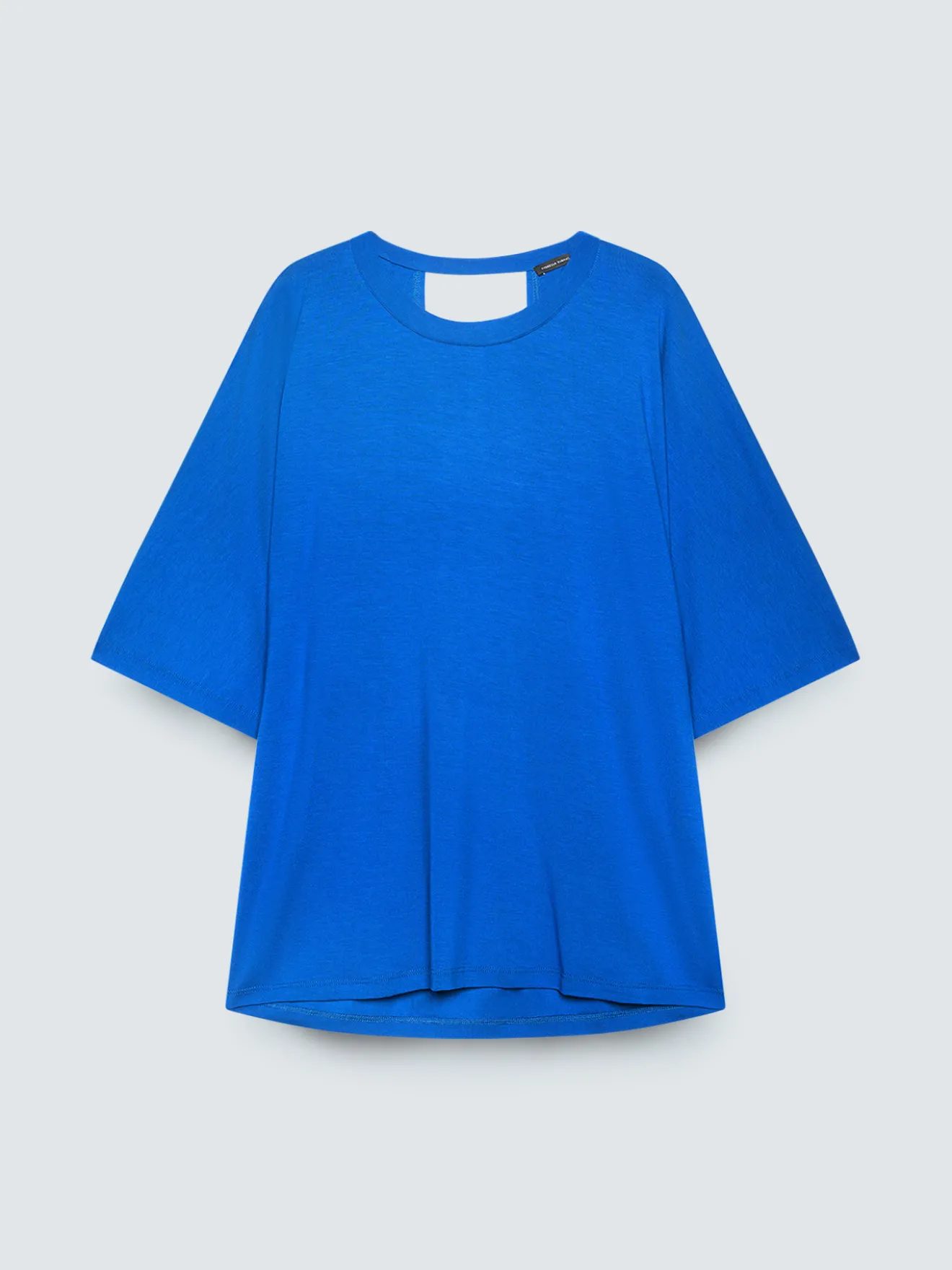 T-shirt in jersey con cut-out