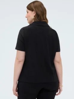 T-shirt in jersey con dettaglio sullo scollo