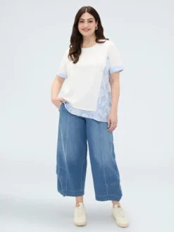 T-shirt in jersey con inserti a righe