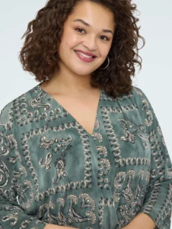 T-shirt in jersey con stampa paisley