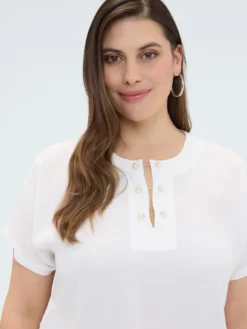 T-shirt in viscosa con dettaglio perle