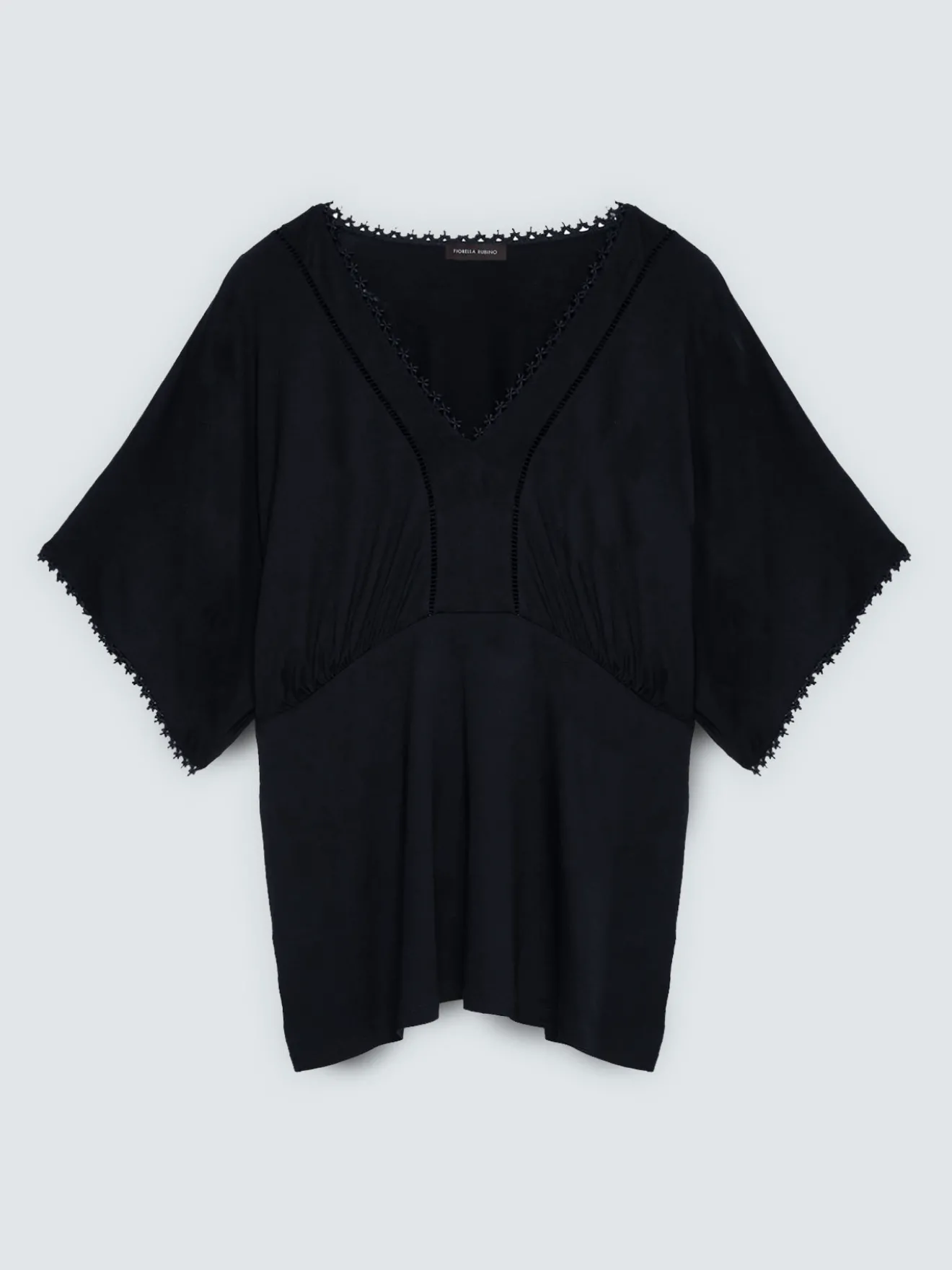 T-shirt in viscosa con dettagli in pizzo
