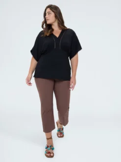 T-shirt in viscosa con dettagli in pizzo