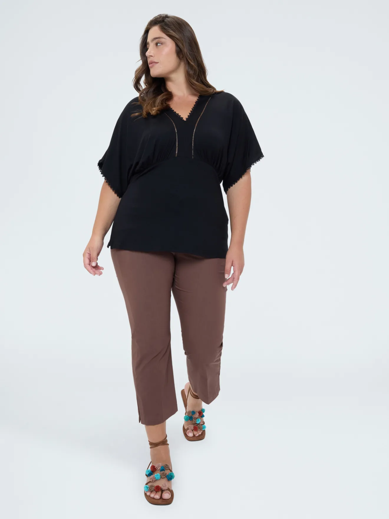 T-shirt in viscosa con dettagli in pizzo