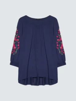 T-shirt in viscosa con ricami