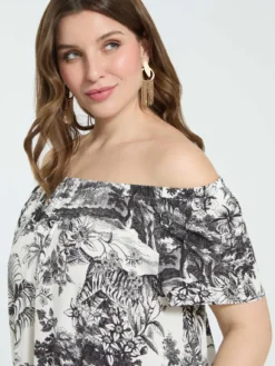 Vestito off-shoulder con stampa esotica